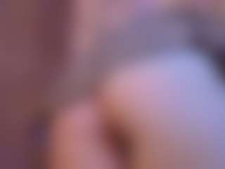 Live cam show with Michelle-Blond - Spanks on SpunkLive