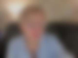 Spettacolo in cam dal vivo con Michelle-Blond - Body Massage su Camsoda
