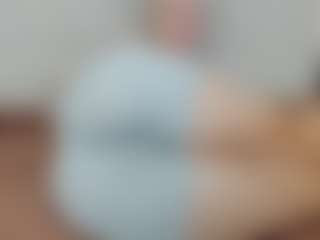 Live cam show with Michelle-Blond - Handjob on Camsoda