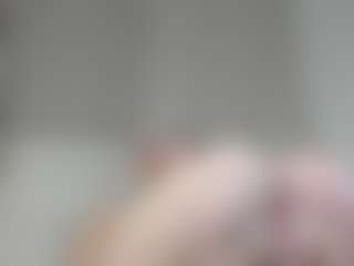 Live cam show with Michelle-Blond - Flash on TeamSkeetLive