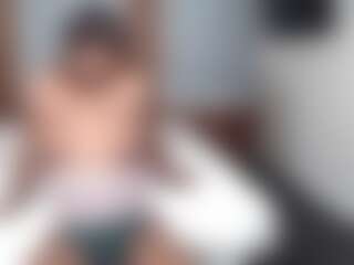 MoniqueMiles's Live Sex Cam Show