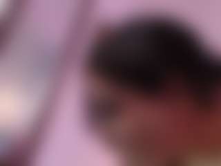 Live cam show with Dalila Sky - Body Massage on sexytreat.net