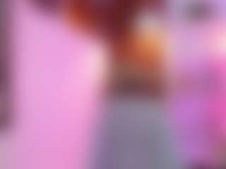 Live cam show with Dalila Sky - Oil on StripNow