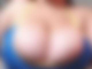 Live cam show with Dalila Sky - Chubby on Camsoda
