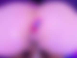 Live cam show with estrella-hkz - Blonde Hair Curvy on CamClone