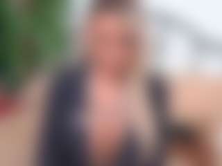 Live cam show with IsadoraDunkan - Granny on Camsoda