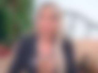 Live cam show with IsadoraDunkan - Granny on Latina Girls
