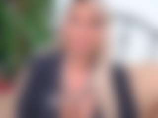 Live cam show with IsadoraDunkan - Granny on Milf Play