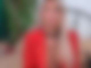 Live cam show with IsadoraDunkan - Middle Aged on wildcum.com
