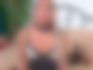 Live cam show with IsadoraDunkan - Blonde Hair Middle Aged on Hubzter Live