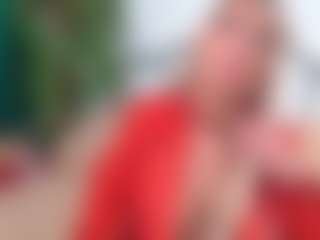 Live cam show with IsadoraDunkan - Granny Dildo on live18s.com