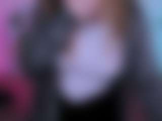 Live cam show with luna-berryy - Lovense on Milfs Live