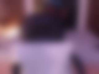 Live cam show with Samantha - Facial Piercings on AdultVida.com
