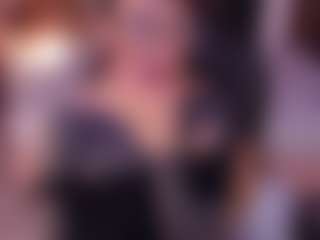 Live cam show with Samantha - Facial Piercings on AdultVida.com