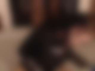 Samantha MILF webcam performer live streaming