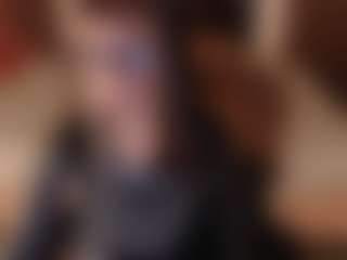 Samantha MILF webcam performer live streaming