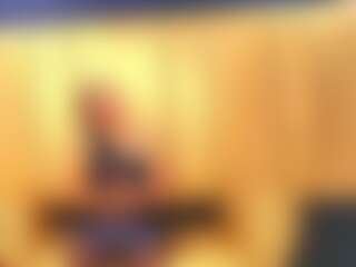 Carlaa23's Live Sex Cam Show