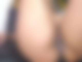 Live cam show with yaya-21 - Moaning on Camsoda