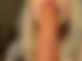Live cam show with Sharol Leon - Nipple Piercings on Chatstar