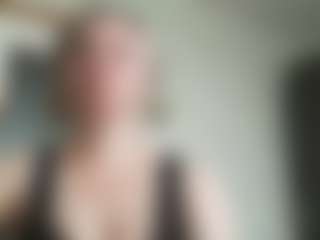 Live cam show with EdithManning - Middle Aged on nudelive.tv