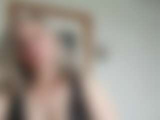Live cam show with EdithManning - Public Mature on Hubzter Live