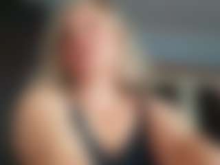 Live cam show with EdithManning - Shower on Camming Site