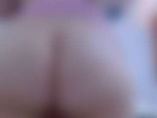 isabel-24's Live Sex Cam Show