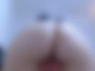 isabel-24's Live Sex Cam Show