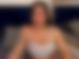 Live cam show with Kyla - Average on CSO-WL