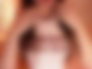 Live cam show with LilyCollins18 - Gray Eyes on AdultVida.com