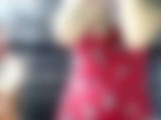 Lollyfox MILF webcam performer live streaming