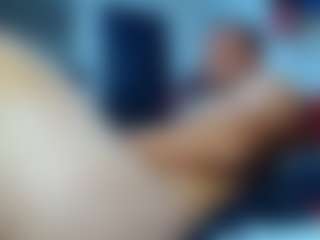 frezis19cm's Live Sex Cam Show