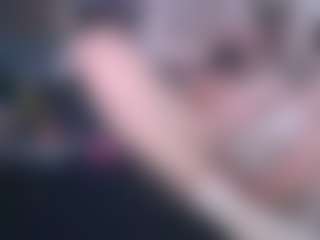 Live-Cam-Show mit Bkinky - Dildo auf Camsoda