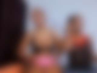 CrystalXebony's Live Sex Cam Show