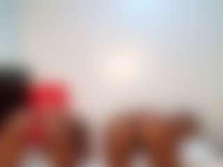 Live-Cam-Show mit Niya - Gagging auf Camsoda