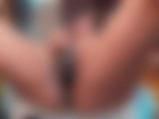Live cam show with Annie - Grandes Tetas on Mixed Magazine Live