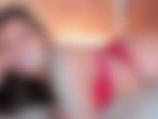 Live cam show with Annie - Grandes Tetas on Camsoda