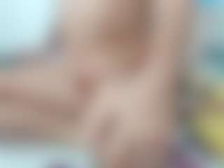 Live cam show with Hilarrysharon - Double Penetration on livesuperchat.net