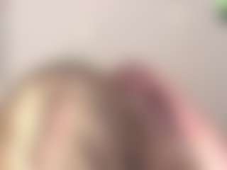 Live cam show with Margo-Smith - Camel Toe on Camsoda