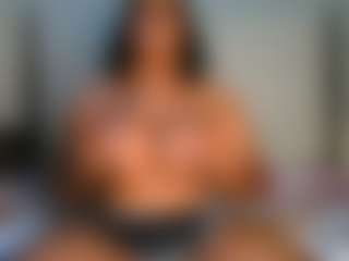 Yourthickgyal's Live Sex Cam Show