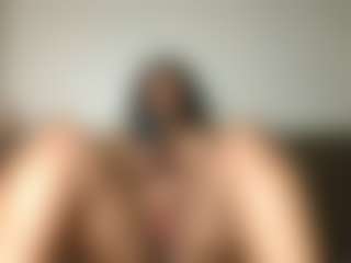 Yourthickgyal's Live Sex Cam Show