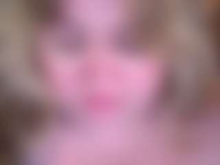 ZaraReign's Live Sex Cam Show