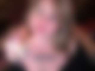 Live cam show with ZaraReign - Blonde Hair on friskycurves.com