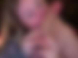 Live cam show with ZaraReign - Green Eyes on Strip Flash - Live Sex Shows