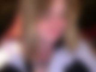 Live cam show with ZaraReign - Smoking on Camiplay Live