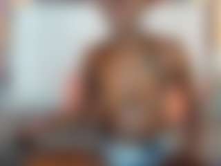 Live cam show with AlmaSaennz - Black MILF on Camsoda