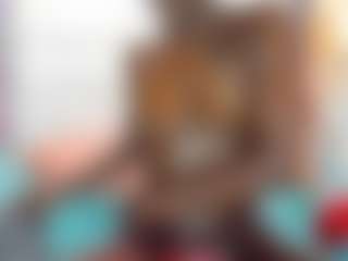 Live cam show with AlmaSaennz - Black MILF on xheatlive.com