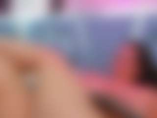 Live cam show with miilaklum - Ebony Petite on Fling VIP Chat