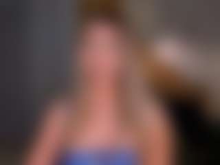 Live cam show with Mia Silva - Flashing on Fling VIP Chat