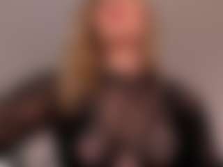 Live cam show with Mia Silva - Double Penetration on Gym Cam Girls